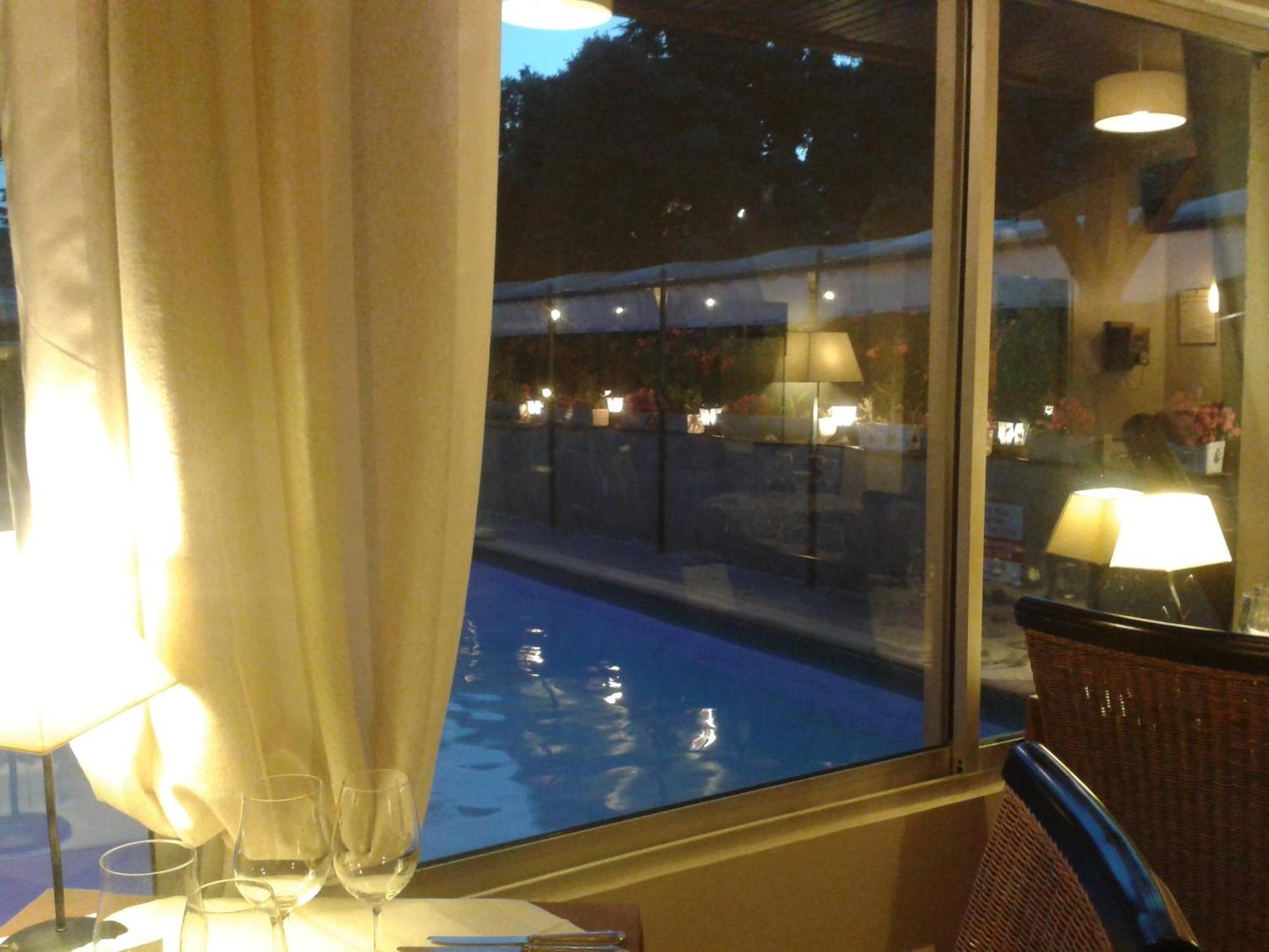 Villeneuve-lès-Avignon Logis Hotel - Restaurant Residence Les Cedres מראה חיצוני תמונה