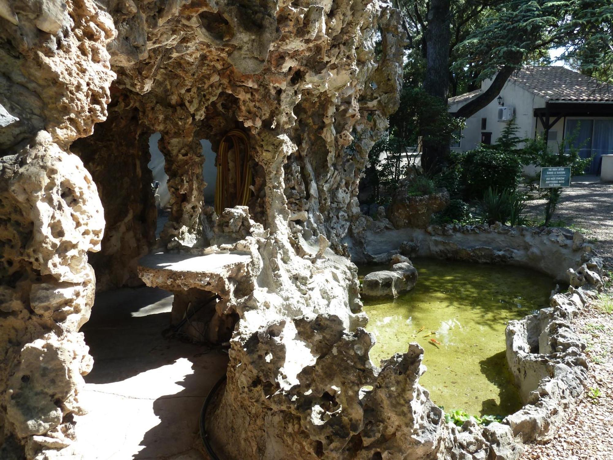Villeneuve-lès-Avignon Logis Hotel - Restaurant Residence Les Cedres מראה חיצוני תמונה