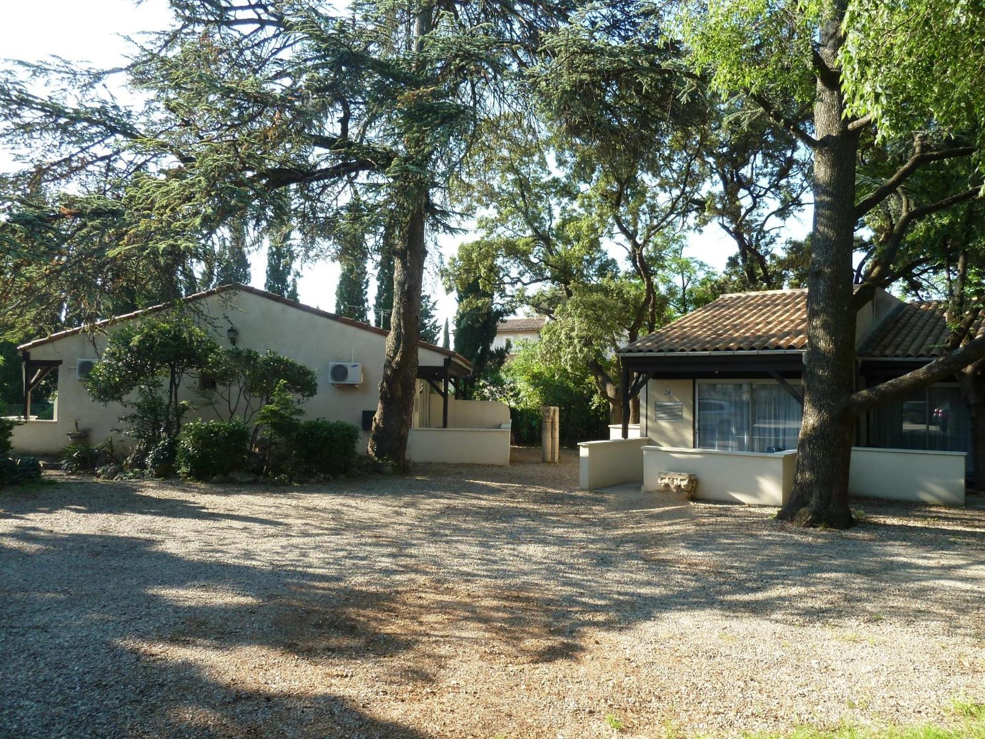 Villeneuve-lès-Avignon Logis Hotel - Restaurant Residence Les Cedres מראה חיצוני תמונה