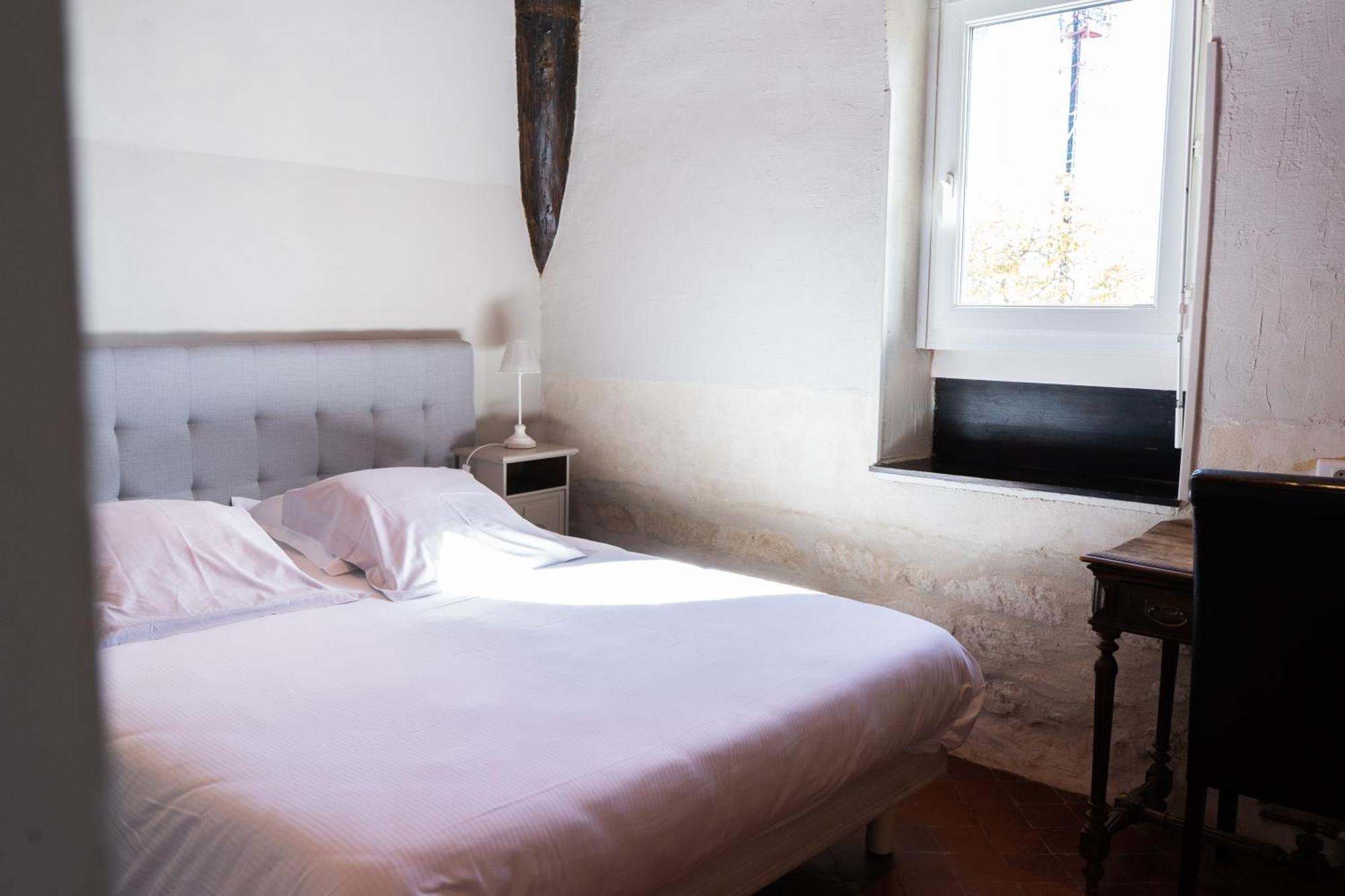 Villeneuve-lès-Avignon Logis Hotel - Restaurant Residence Les Cedres מראה חיצוני תמונה
