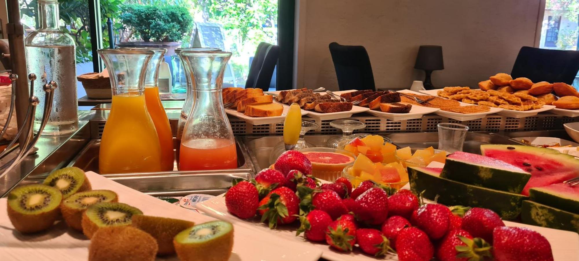 Villeneuve-lès-Avignon Logis Hotel - Restaurant Residence Les Cedres מראה חיצוני תמונה