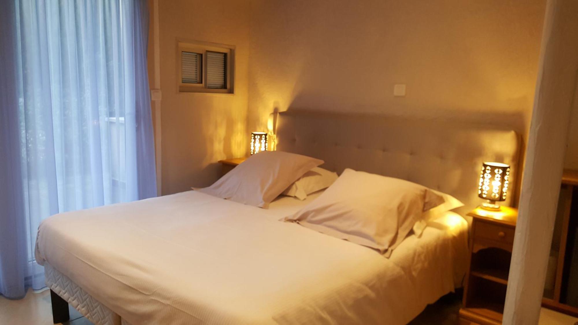 Villeneuve-lès-Avignon Logis Hotel - Restaurant Residence Les Cedres מראה חיצוני תמונה