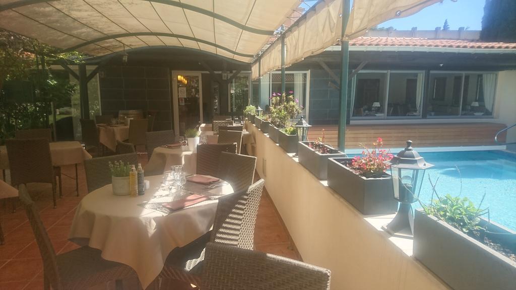 Villeneuve-lès-Avignon Logis Hotel - Restaurant Residence Les Cedres מראה חיצוני תמונה