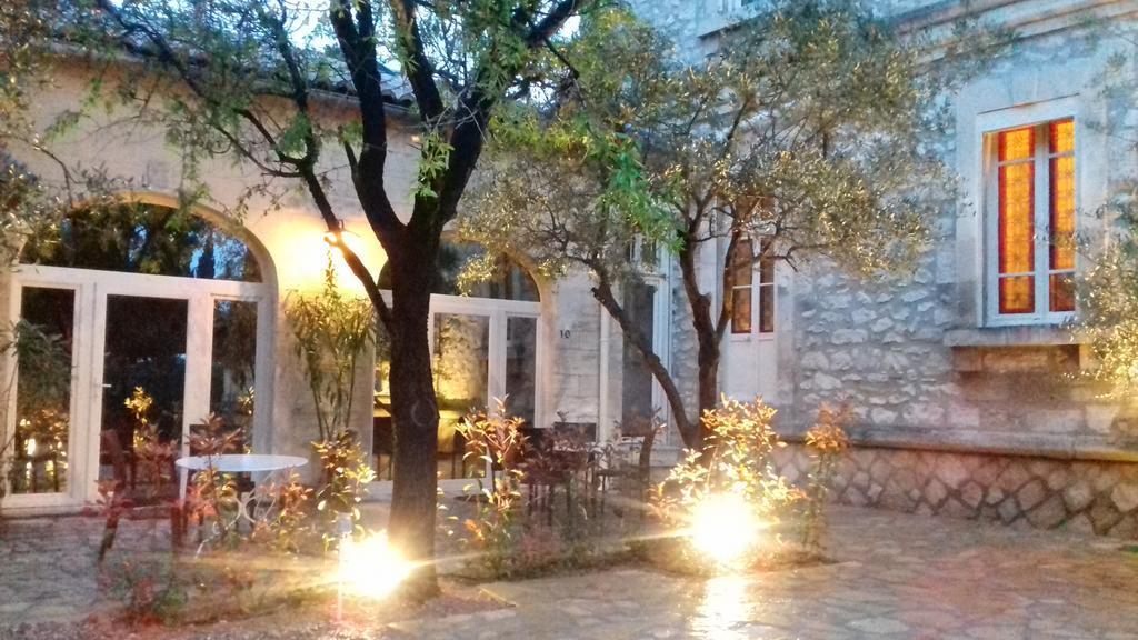 Villeneuve-lès-Avignon Logis Hotel - Restaurant Residence Les Cedres מראה חיצוני תמונה