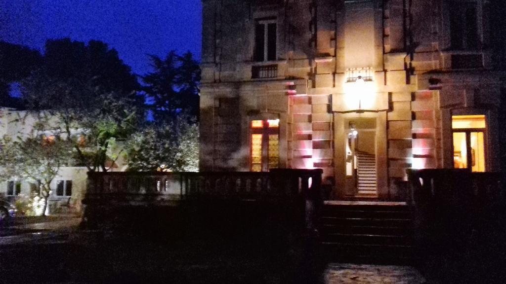 Villeneuve-lès-Avignon Logis Hotel - Restaurant Residence Les Cedres מראה חיצוני תמונה