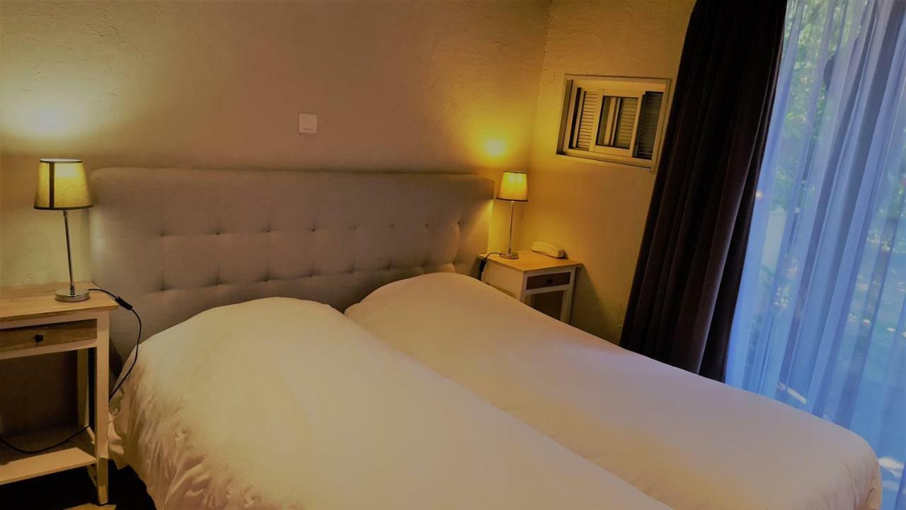 Villeneuve-lès-Avignon Logis Hotel - Restaurant Residence Les Cedres מראה חיצוני תמונה