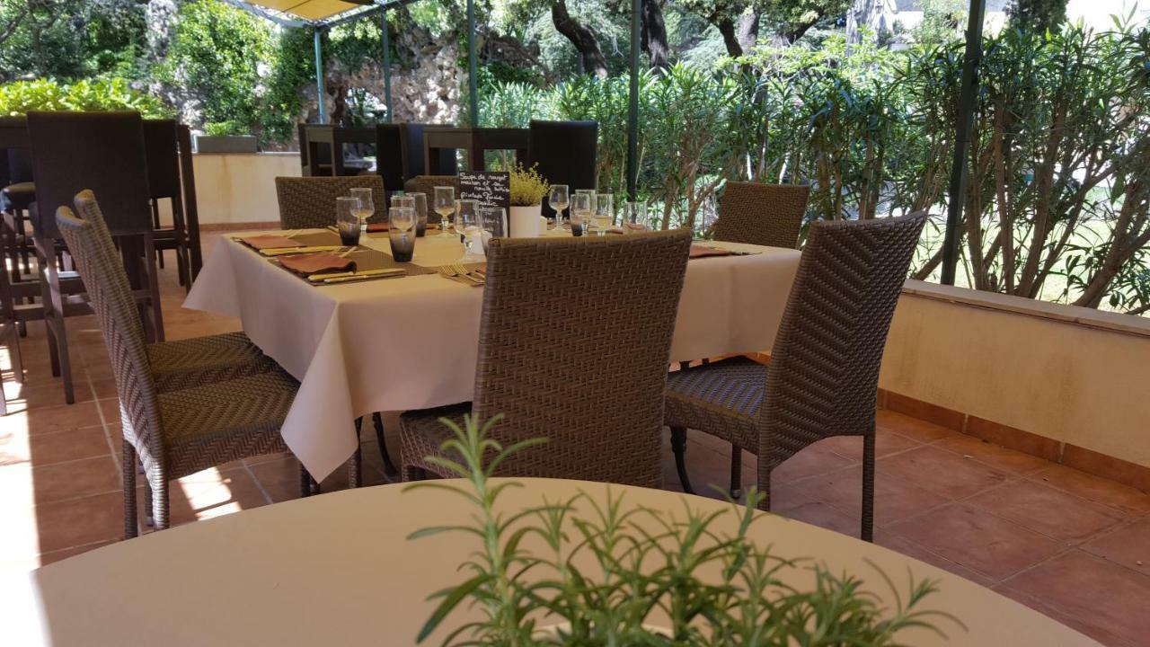 Villeneuve-lès-Avignon Logis Hotel - Restaurant Residence Les Cedres מראה חיצוני תמונה